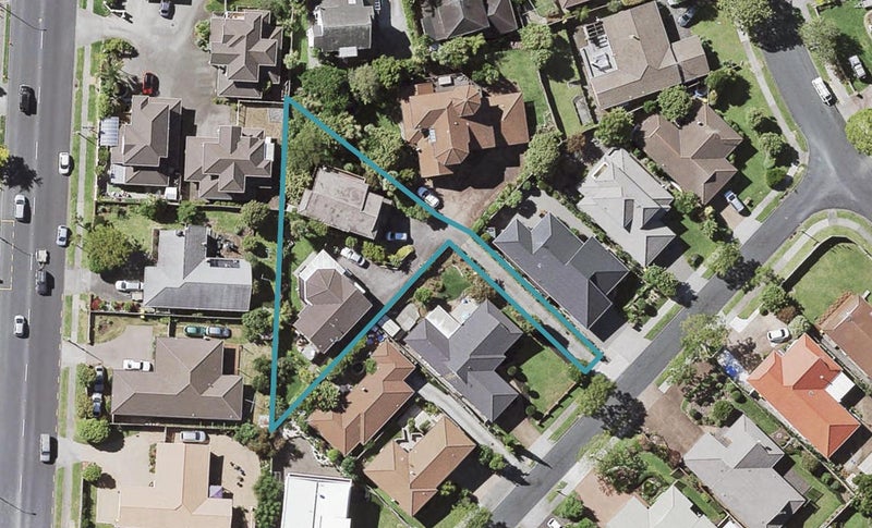 2/5 Perendale Close, Somerville, Manukau - Carousel 1