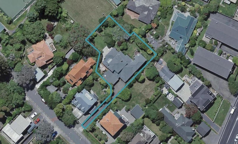 12 Woodmancote Road, Khandallah, Wellington - Carousel 1