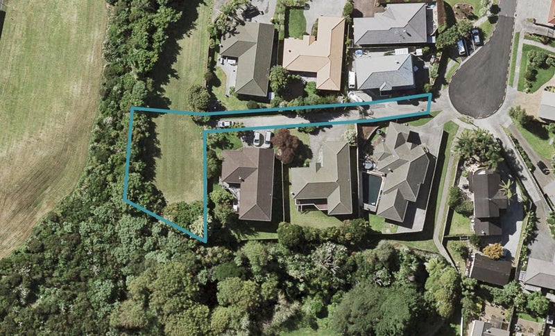 29 Bard Place, Golflands, Auckland - Carousel 1