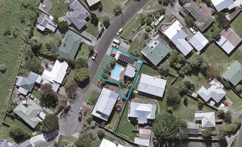 9 Gordon Street, Glen Avon, New Plymouth - Carousel 1