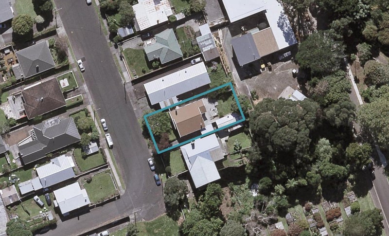 13 Pukenui Street, Strandon, New Plymouth - Carousel 1