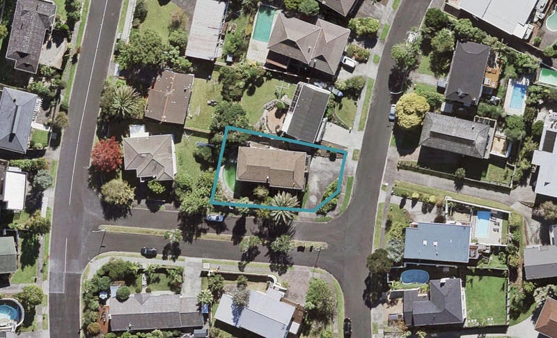16 Chatswood Grove, Chatswood, Auckland - Carousel 1