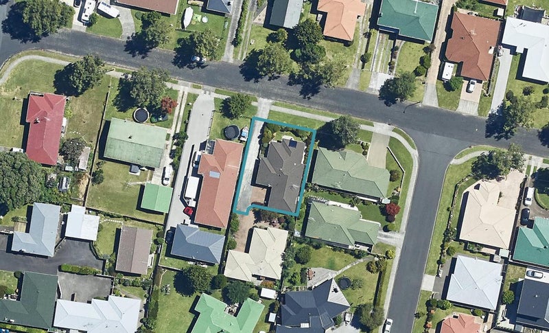 13 Ngahere Street, Otumoetai, Tauranga - Carousel 1