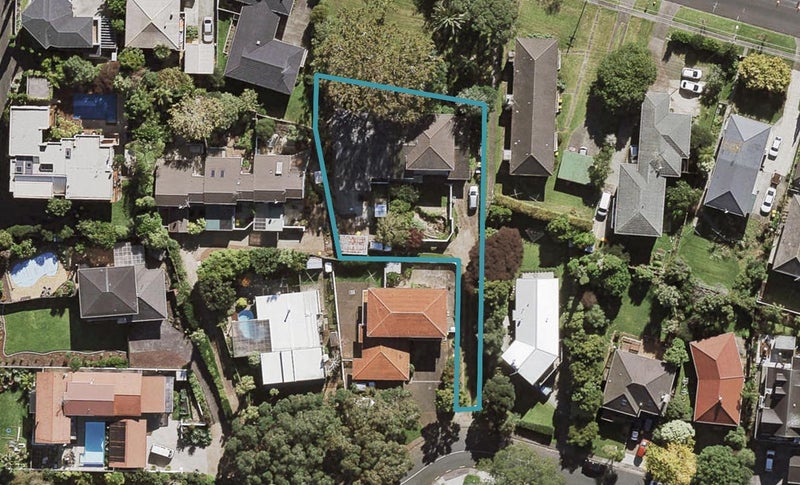 2/25 James Evans Drive, Northcote, Auckland - Carousel 1