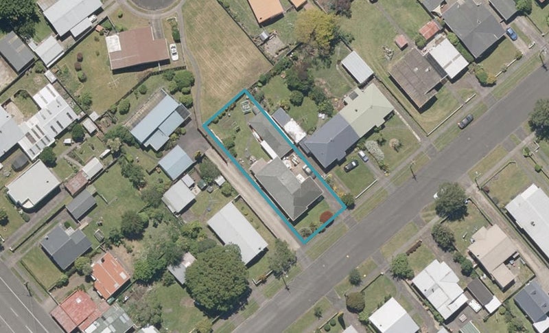 15 Kitchener Street, Whanganui East, Whanganui - Carousel 1