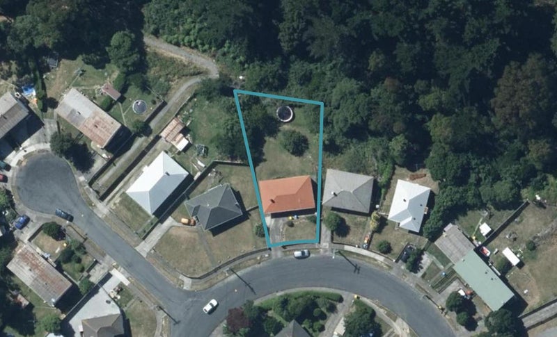 17 Hereford Street, Cannons Creek, Porirua - Carousel 1
