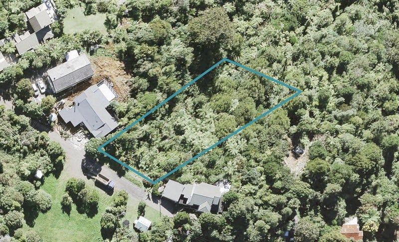 481 Scenic Drive, Waiatarua, Auckland - Carousel 1