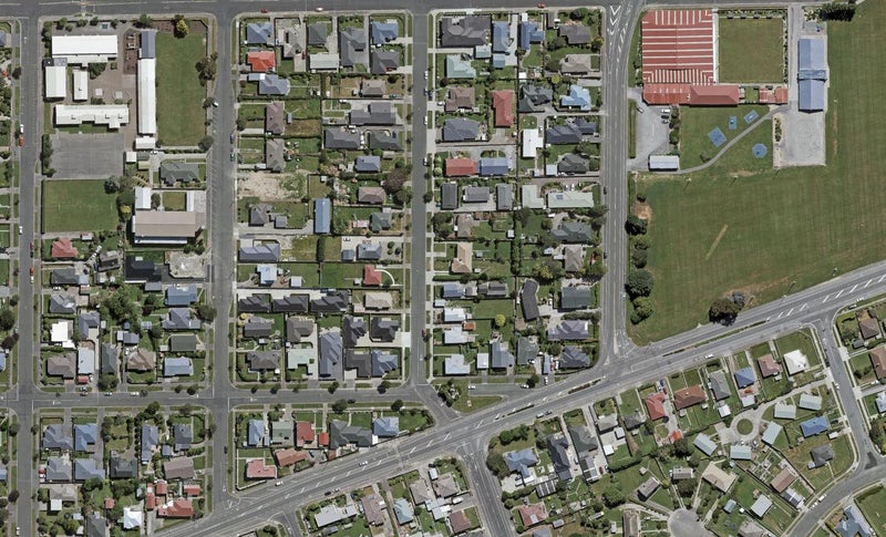 13 Stirling Street, Windsor, Invercargill - Carousel 1