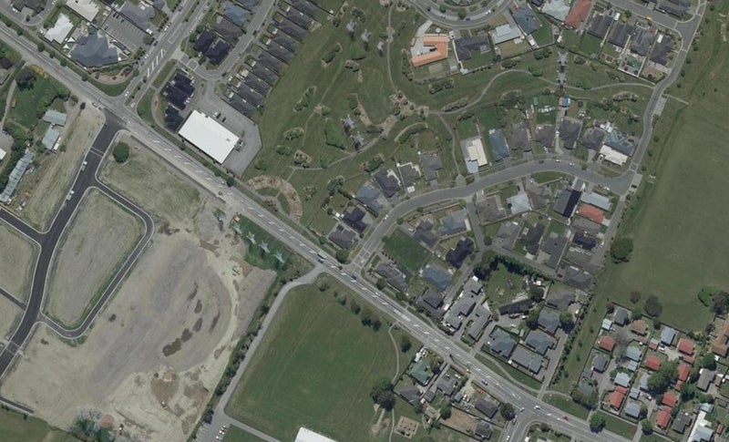 3 Little Oaks Drive, Yaldhurst, Christchurch - Carousel 1