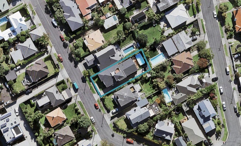 21 Sunny Brae Crescent, Westmere, Auckland - Carousel 1