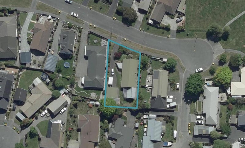 8 Pyatt Place, Redwood, Christchurch - Carousel 1