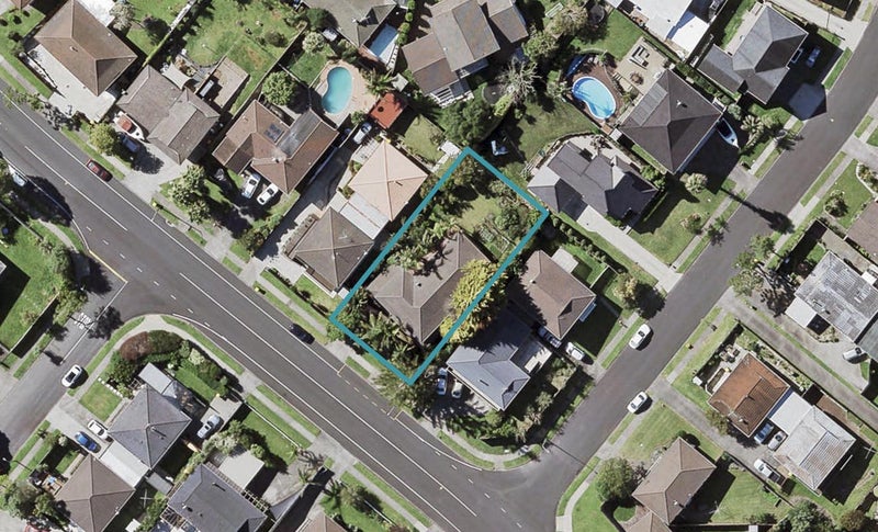 96 Prince Regent Drive, Half Moon Bay, Auckland - Carousel 1