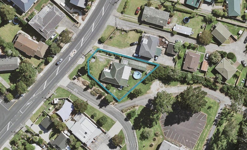 72 Seymour Road, Sunnyvale, Auckland - Carousel 1