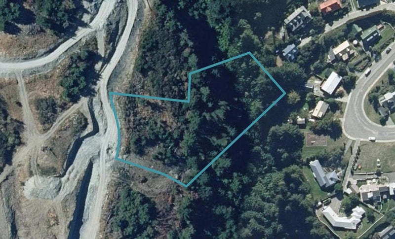 36 Angelo Drive, Queenstown Hill, Queenstown - Carousel 1