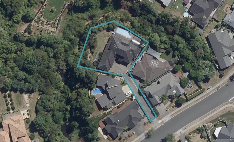 26 Saint James Drive, Huntington, Hamilton - Carousel 1