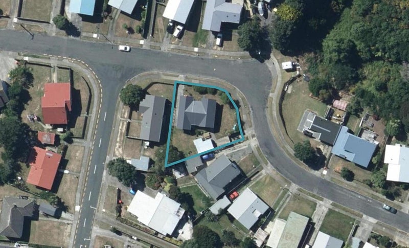 14 Moult Street, Titahi Bay, Porirua - Carousel 1