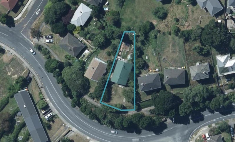 179 Mungavin Avenue, Cannons Creek, Porirua - Carousel 1