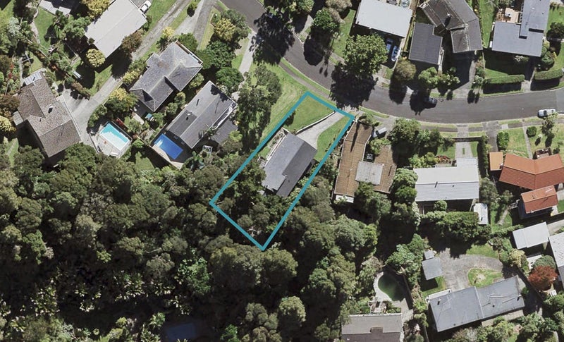 8 Gretel Place, Hillcrest, Auckland - Carousel 1