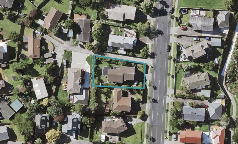 42 Gosford Drive, Botany Downs, Auckland - Carousel 1