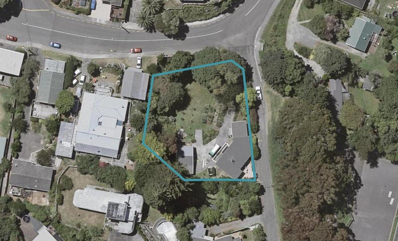 1 The Crescent, Raumati South, Paraparaumu - Carousel 1