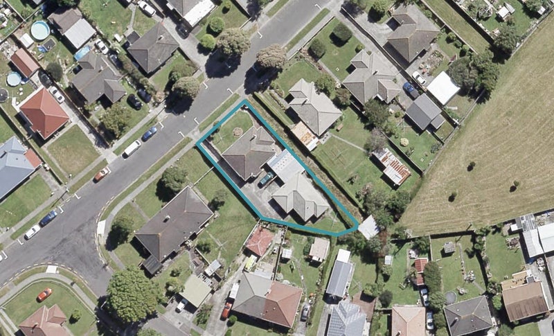 2/12 Sladden Street, Naenae, Lower Hutt - Carousel 1