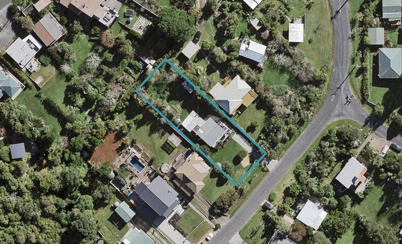 5 Wattle Road, Oneroa, Waiheke Island - Carousel 1
