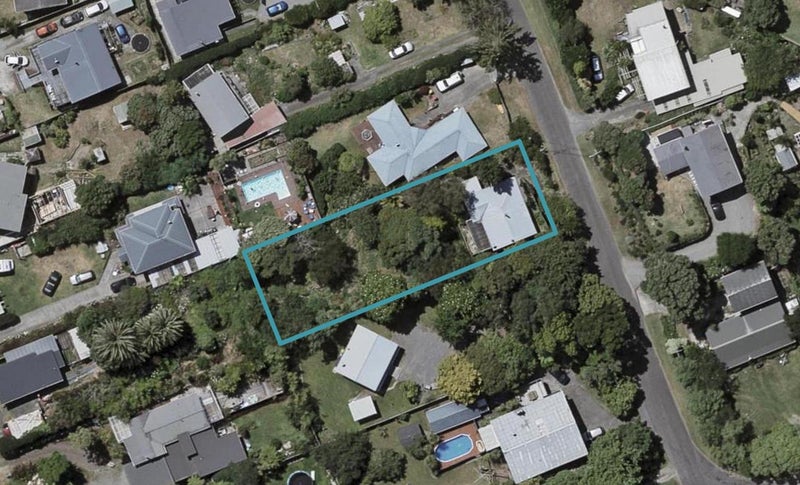 8 Kokako Road, Otaihanga, Paraparaumu - Carousel 1