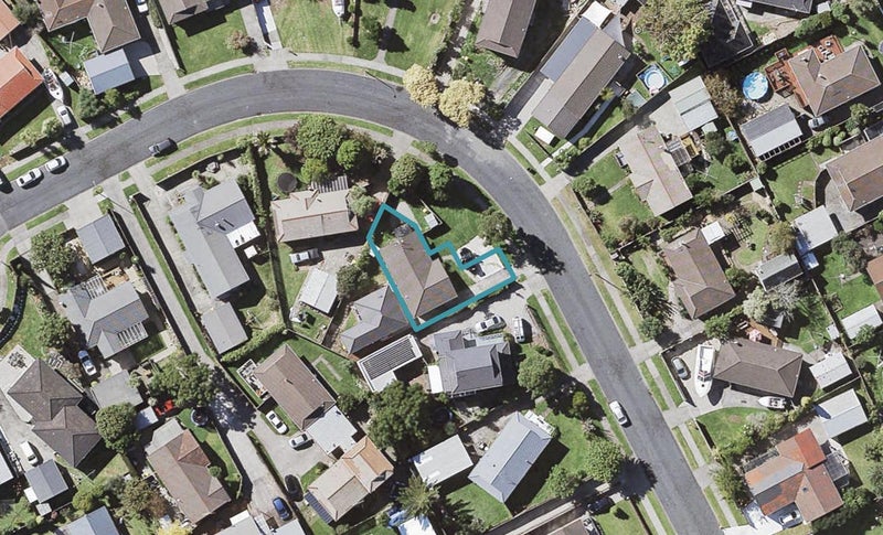 28 Darren Crescent, Half Moon Bay, Auckland - Carousel 1