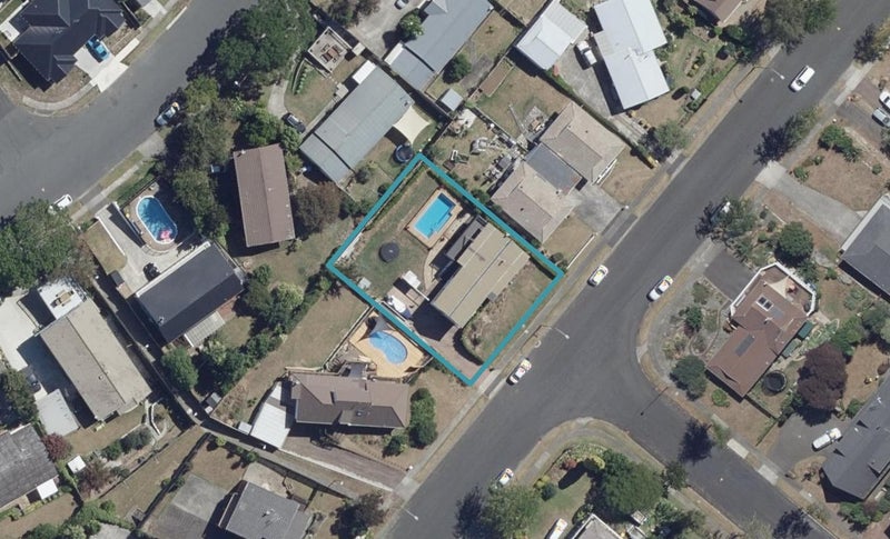 10 Pohutukawa Drive, Pukete, Hamilton - Carousel 1