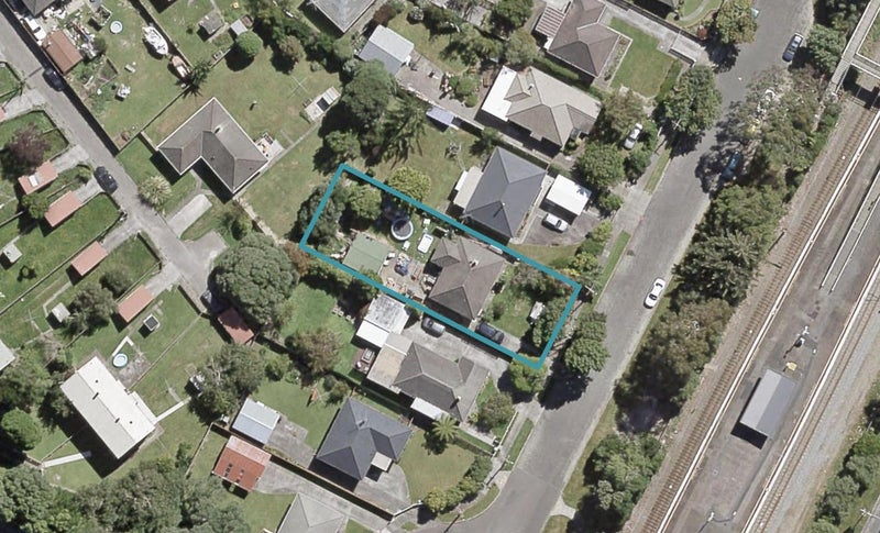 18 Rainey Grove, Taita, Lower Hutt - Carousel 1