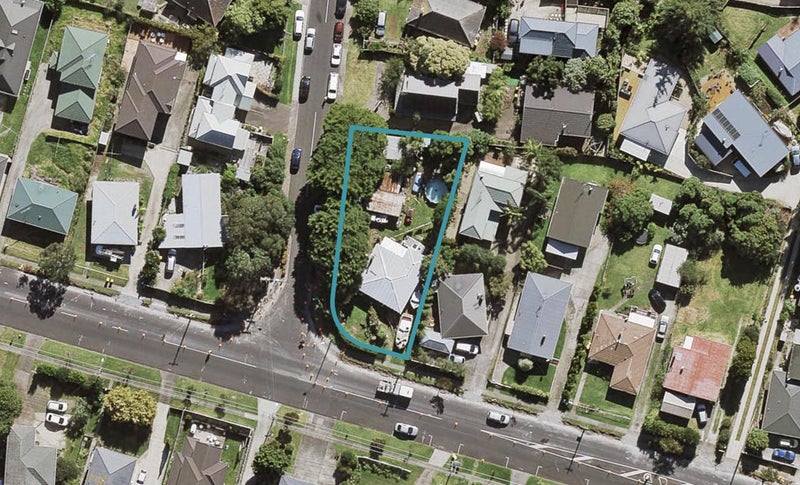 23 Raleigh Road, Northcote, Auckland - Carousel 1