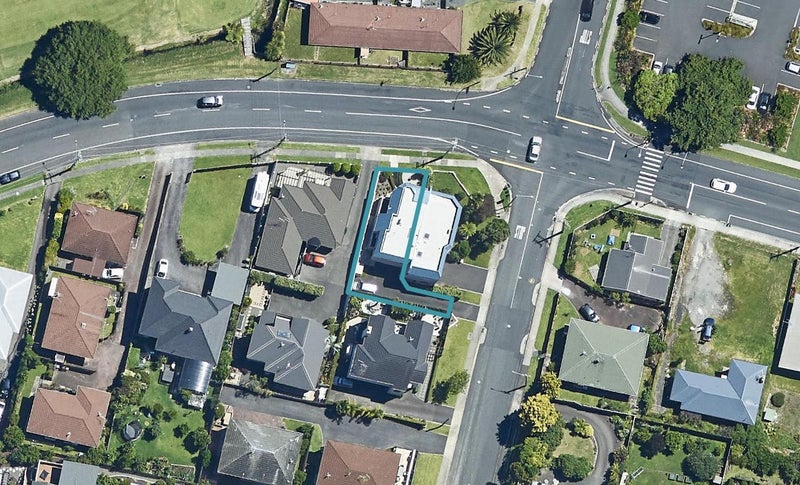 50 Vale Street, Otumoetai, Tauranga - Carousel 1