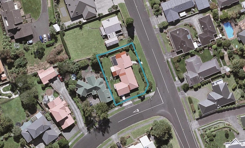 18 Veale Road, Frankleigh Park, New Plymouth - Carousel 1