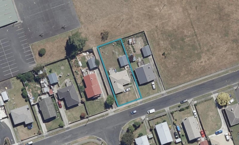 13 Wordsworth Crescent, Enderley, Hamilton - Carousel 1