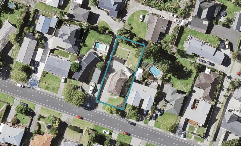 19 Rodney Street, Howick, Auckland - Carousel 1
