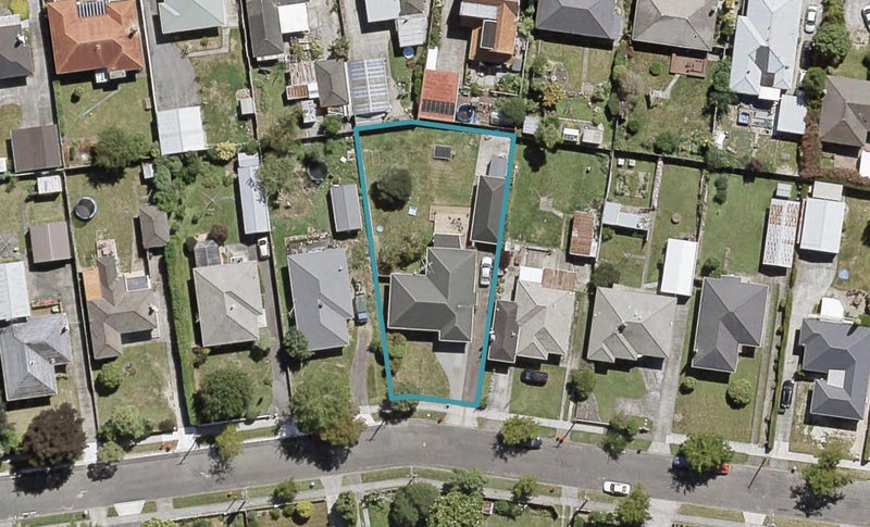 42 Oxford Crescent, Ebdentown, Upper Hutt - Carousel 1