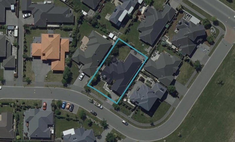 8 Donovan Place, Aidanfield, Christchurch - Carousel 1