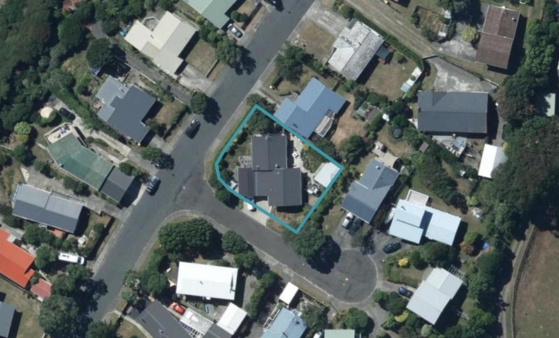 1 Downs View Place, Pukerua Bay, Porirua - Carousel 1