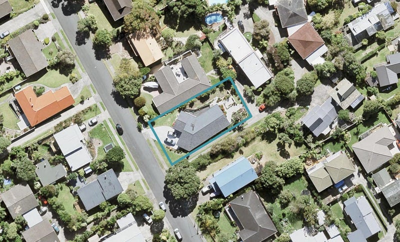 11 Waiau Street, Torbay, Auckland - Carousel 1