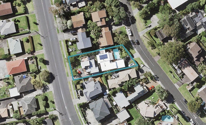2/187 East Coast Road, Castor Bay, North Shore City - Carousel 1