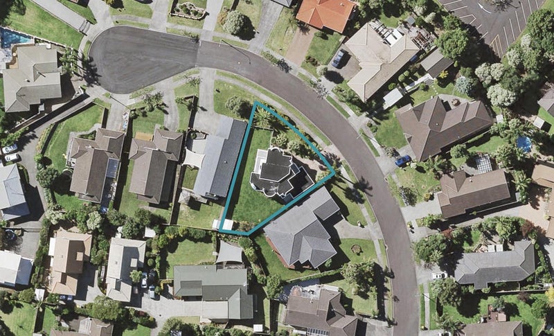 8 Woodview Rise, Botany Downs, Auckland - Carousel 1