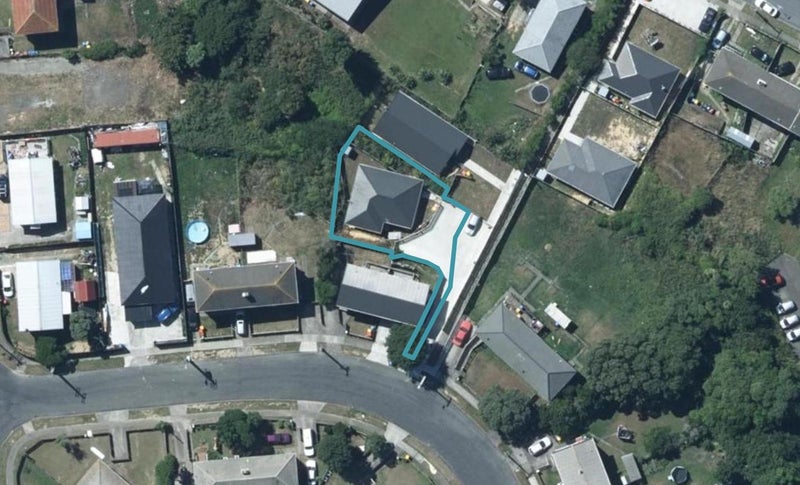 11A Leicester Street, Cannons Creek, Porirua - Carousel 1