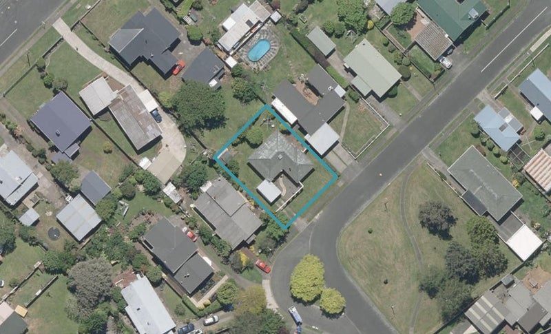 65 Exeter Crescent, Springvale, Whanganui - Carousel 1