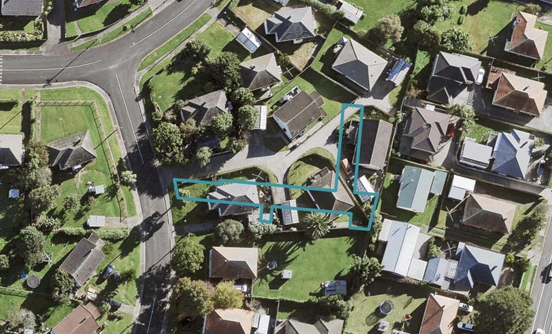 16 Ofanoa Lane, Mount Roskill, Auckland - Carousel 1