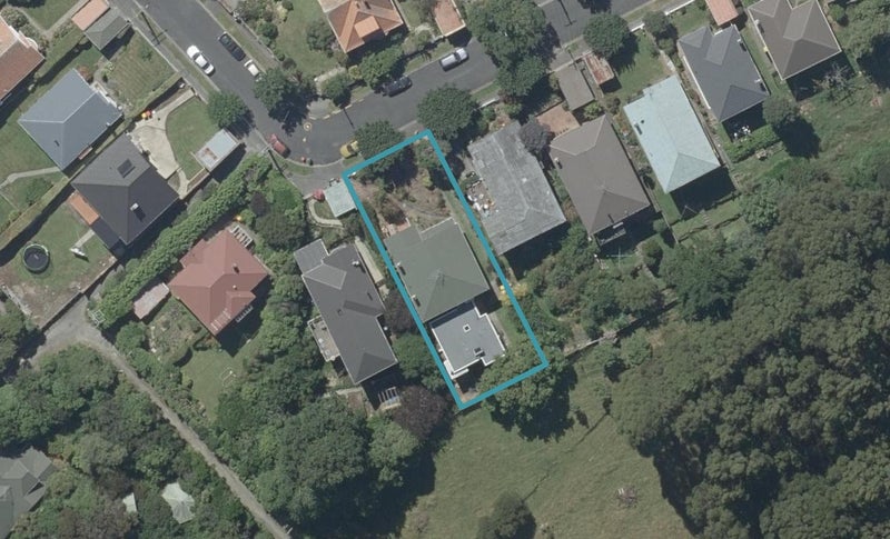 16B Grandview Crescent, Opoho, Dunedin - Carousel 1