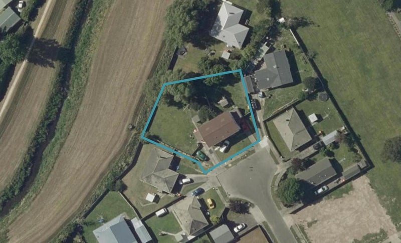 6 Hull Place, Highbury, Palmerston North - Carousel 1