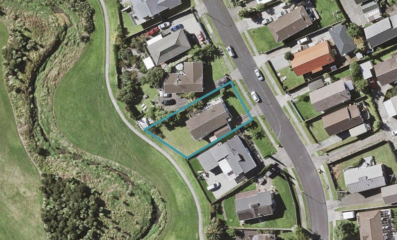 66 De Quincey Terrace, Highland Park, Auckland - Carousel 1