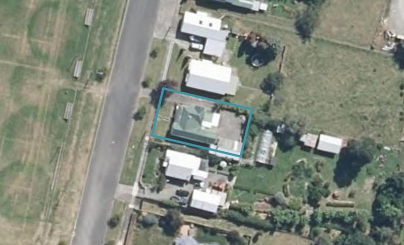 24 Paraekaretu Street, Hunterville - Carousel 1