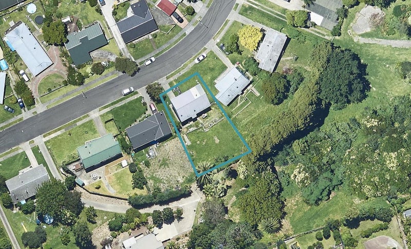 45 Dingadee Street, Welcome Bay, Tauranga - Carousel 1