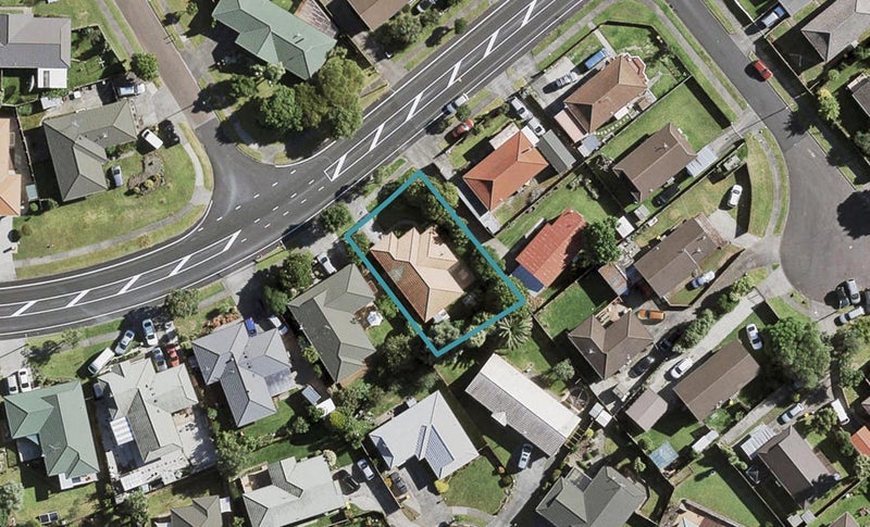 24 Etherton Drive, Weymouth, Auckland - Carousel 1